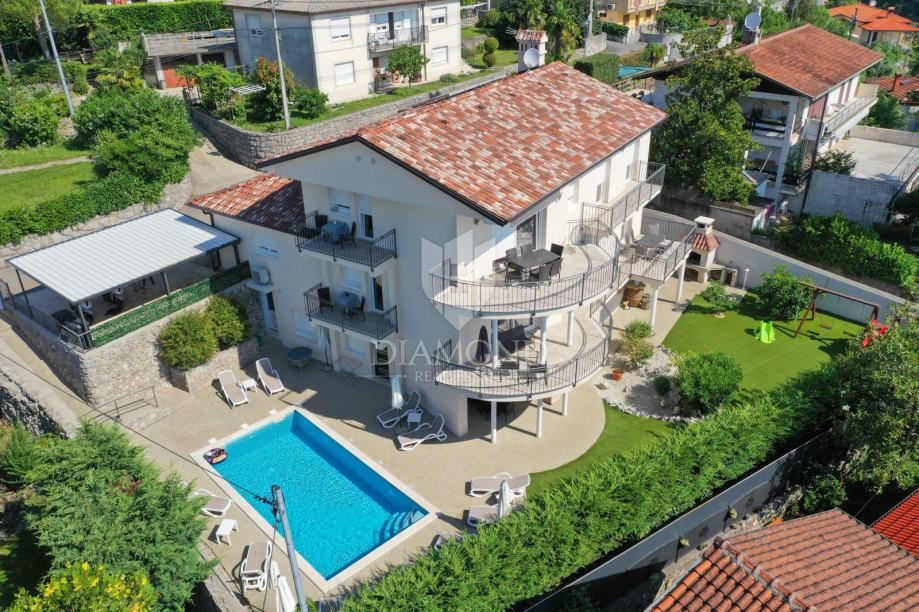 Ika, Vila z bazenom, pogled na morje