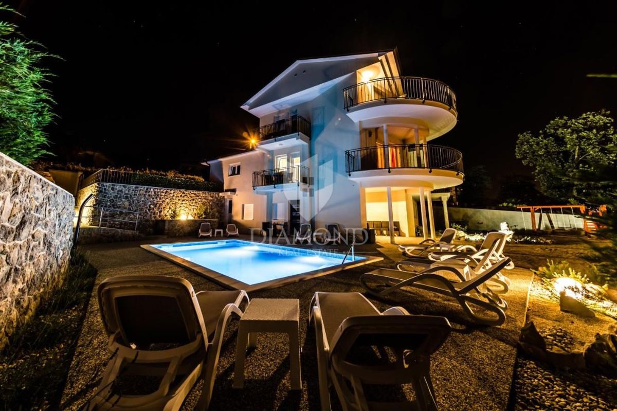 Ika, Vila z bazenom, pogled na morje