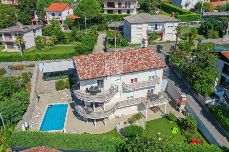 Ika, Vila z bazenom, pogled na morje