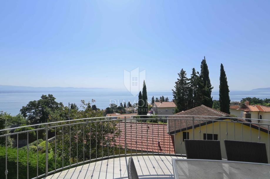 Ika, Vila z bazenom, pogled na morje