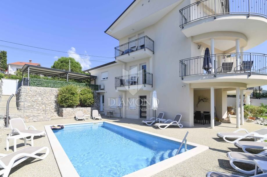 Ika, Vila z bazenom, pogled na morje