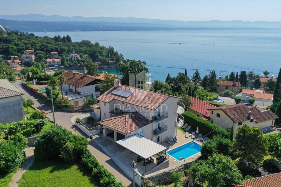 Ika, Vila z bazenom, pogled na morje