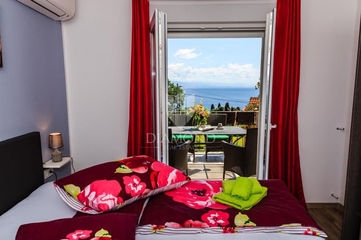 Ika, Vila z bazenom, pogled na morje