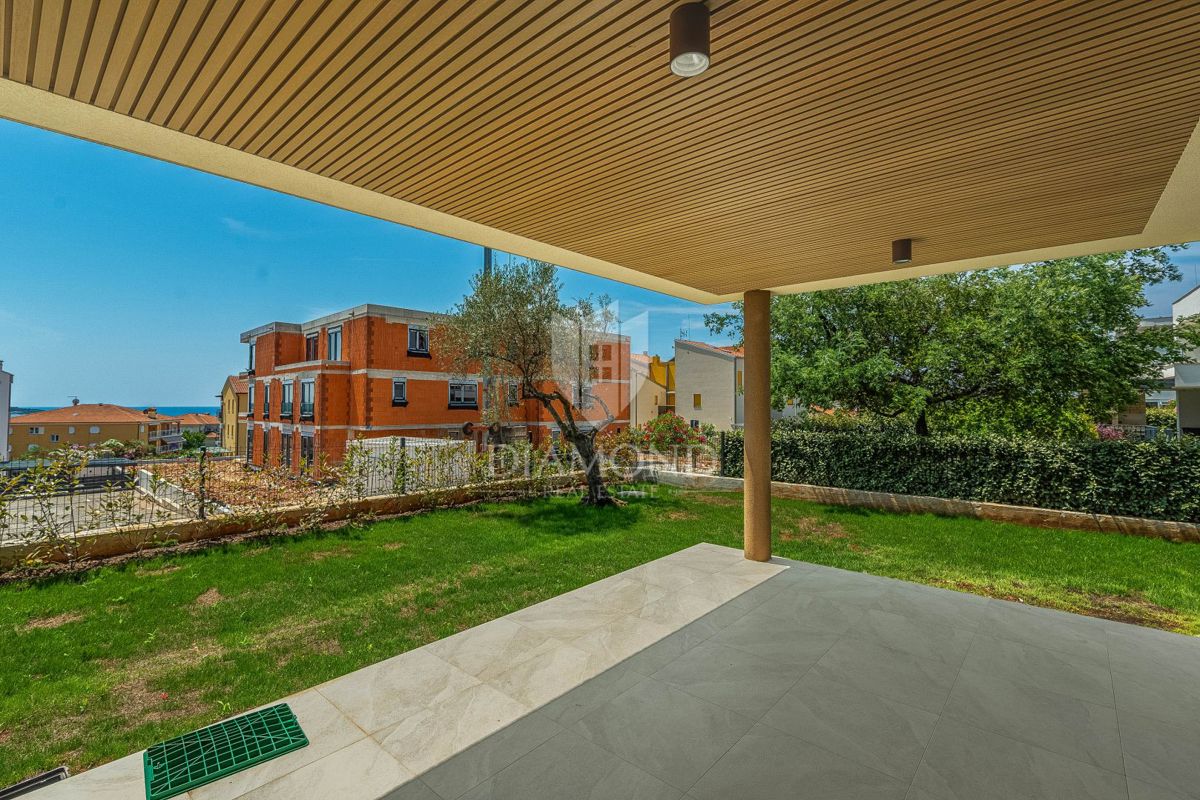 Novigrad, novo stanovanje 93 m2 v pritličju z zasebnim dvoriščem 132 m2!