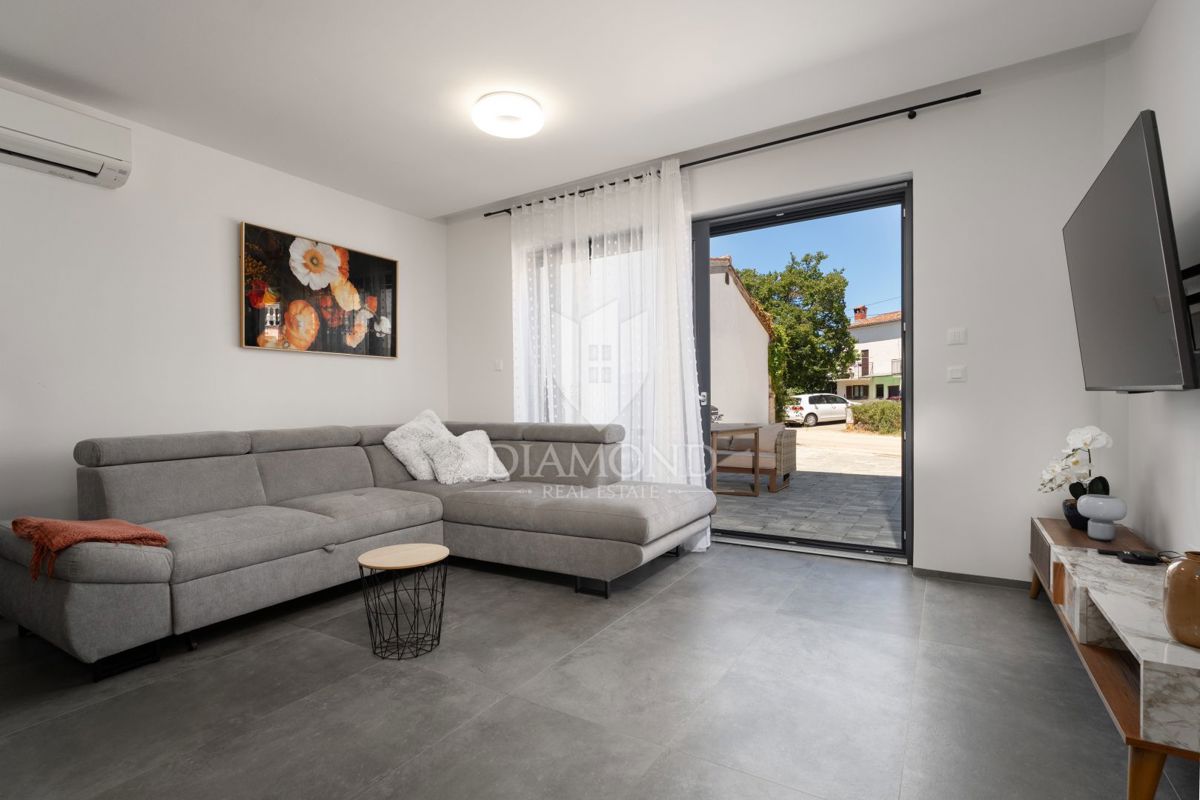 Poreč, okolica - visokokakovosten apartma v novogradnji blizu morja!