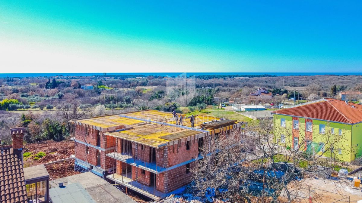 Umag! Apartma v 1. nadstropju s strešno teraso in pogledom na morje!