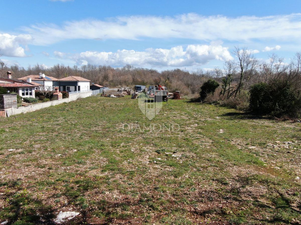Istra, Kanfanar, Gradbeno zemljišče blizu centra naselja
