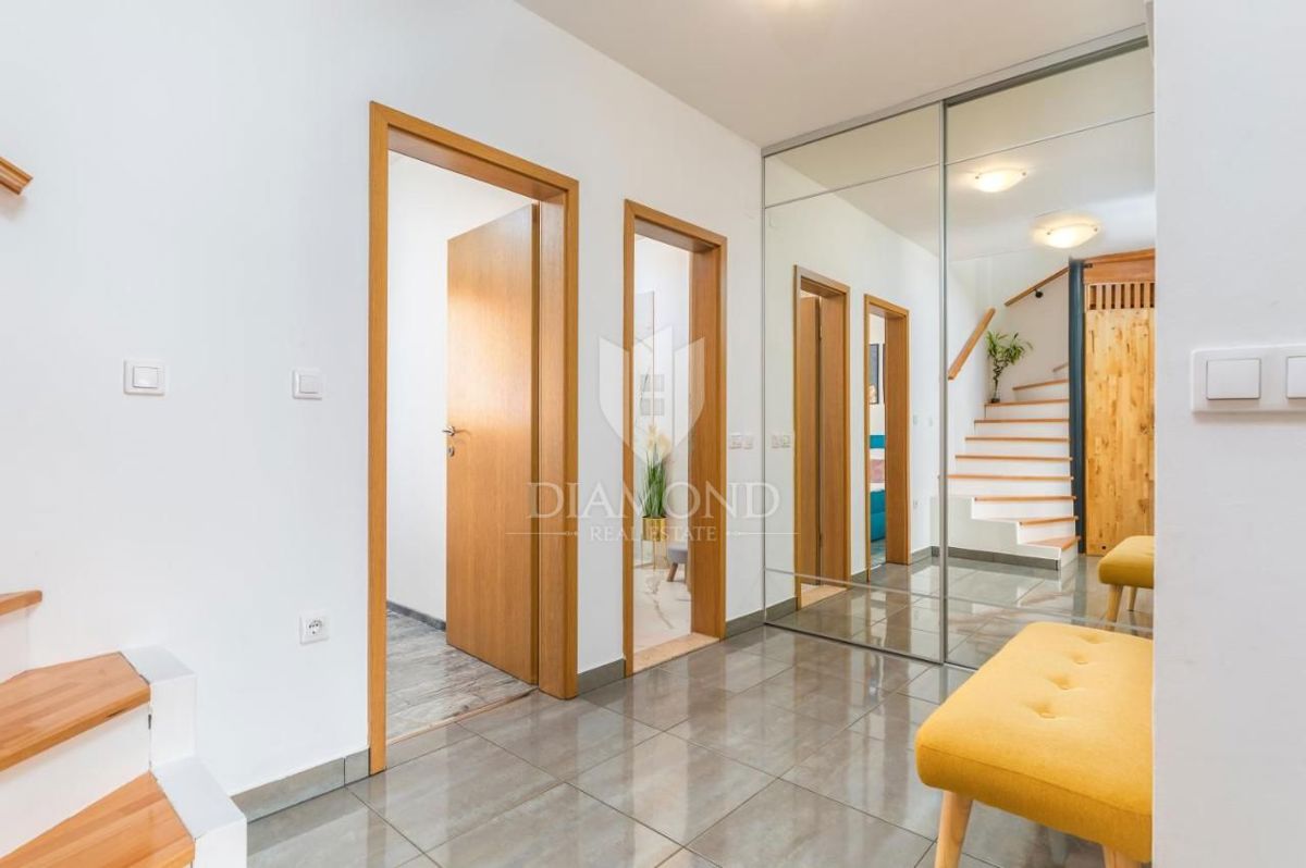 Istra, Valbandon, dvoetažni apartma 500m od morja!