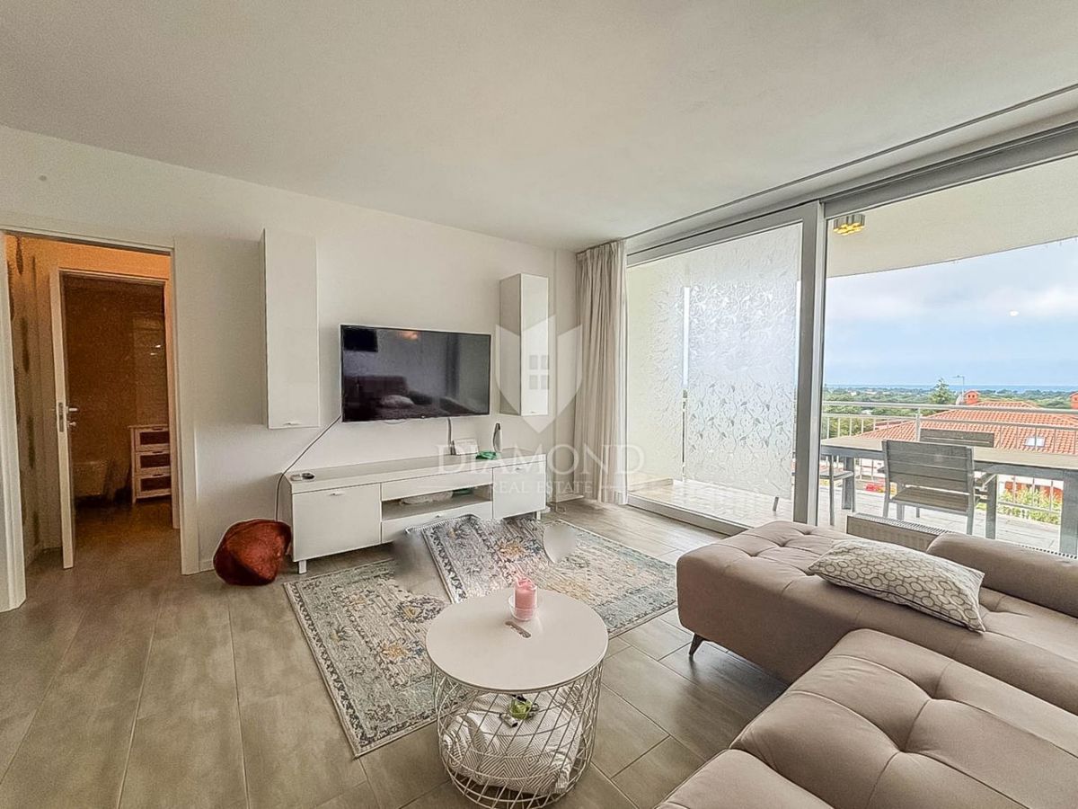 Istra, okolje Umaga, čudovit apartma s pogledom na morje!