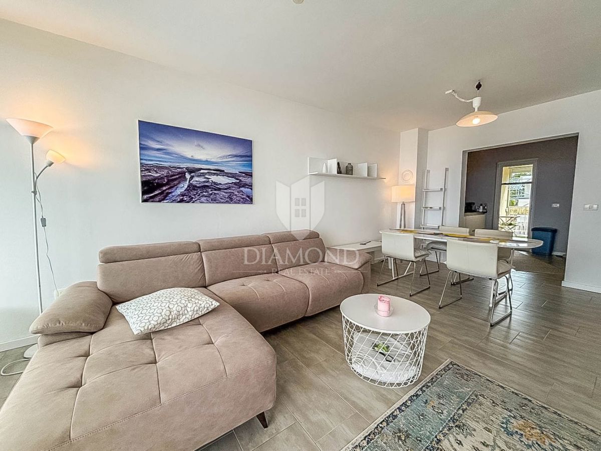 Istra, okolje Umaga, čudovit apartma s pogledom na morje!