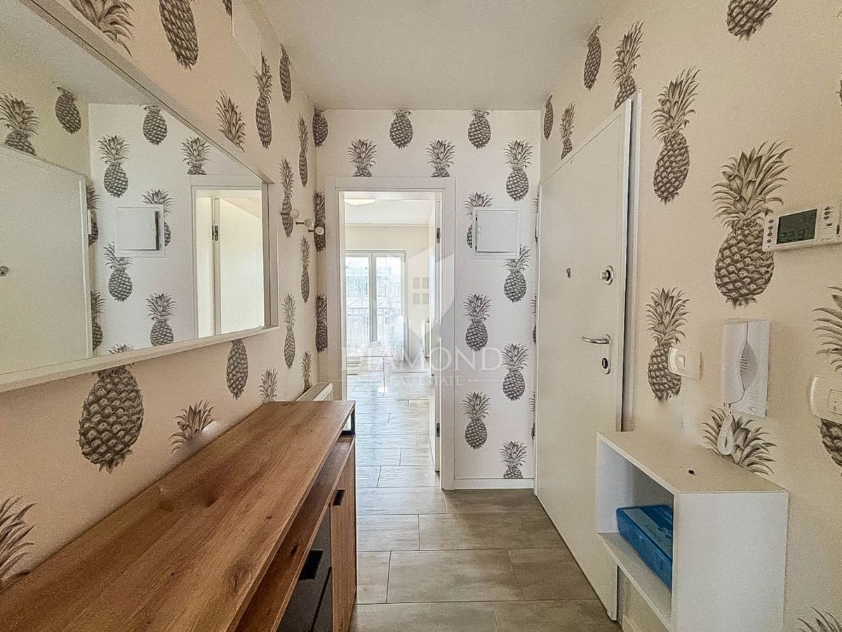 Istra, okolje Umaga, čudovit apartma s pogledom na morje!