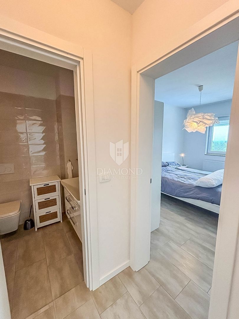 Istra, okolje Umaga, čudovit apartma s pogledom na morje!