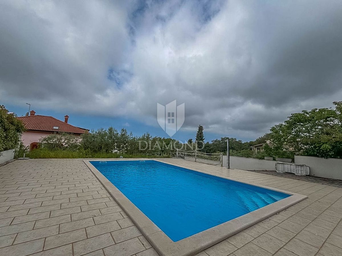 Istra, okolje Umaga, čudovit apartma s pogledom na morje!