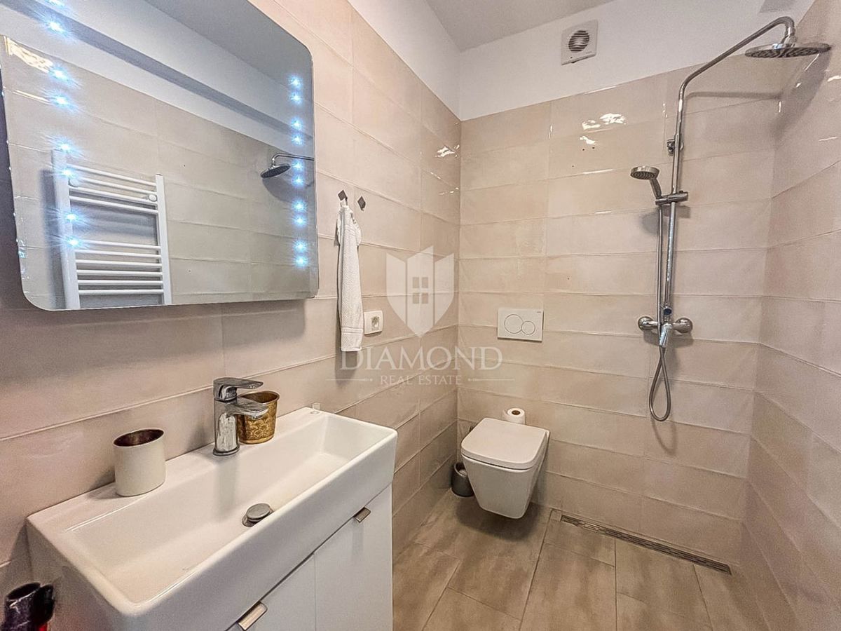 Istra, okolje Umaga, čudovit apartma s pogledom na morje!