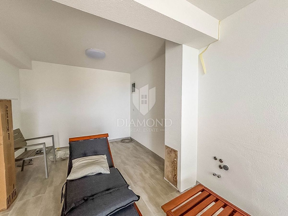 Istra, okolje Umaga, čudovit apartma s pogledom na morje!