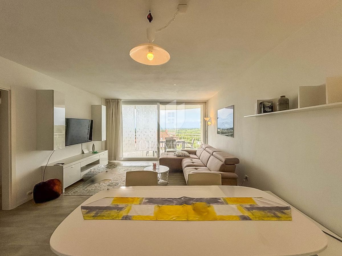 Istra, okolje Umaga, čudovit apartma s pogledom na morje!