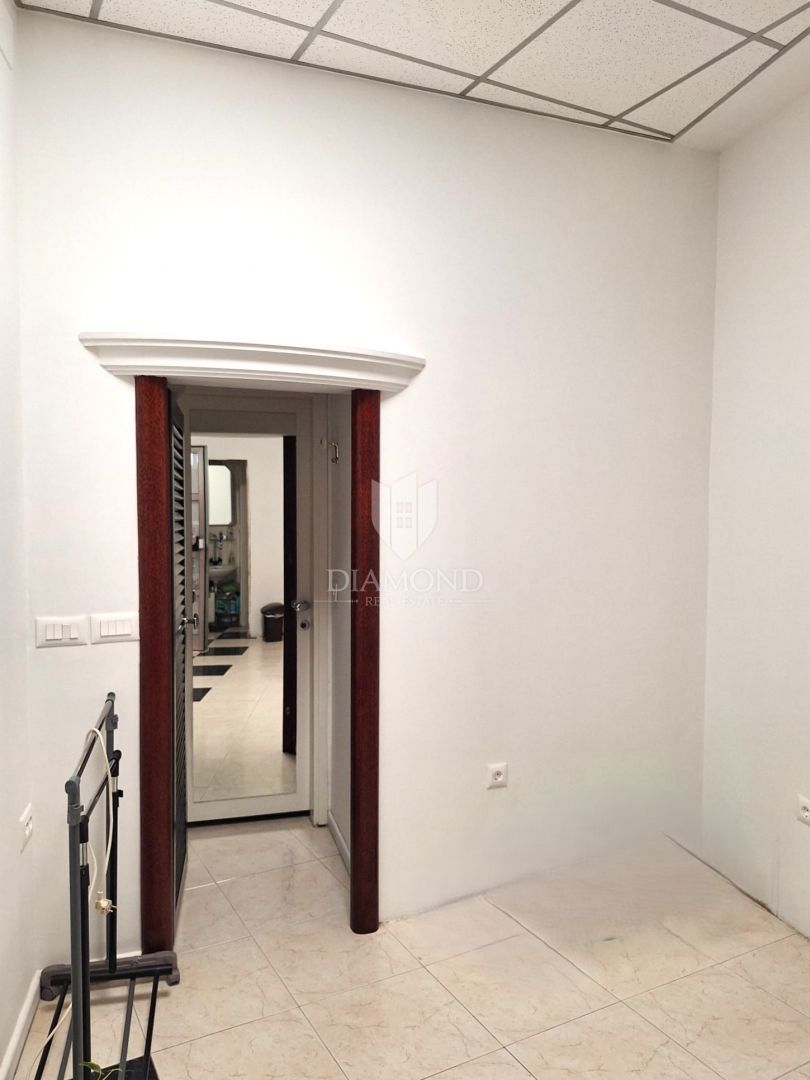 Poreč – Privlačen poslovni prostor na vrhunski lokaciji v središču mesta!