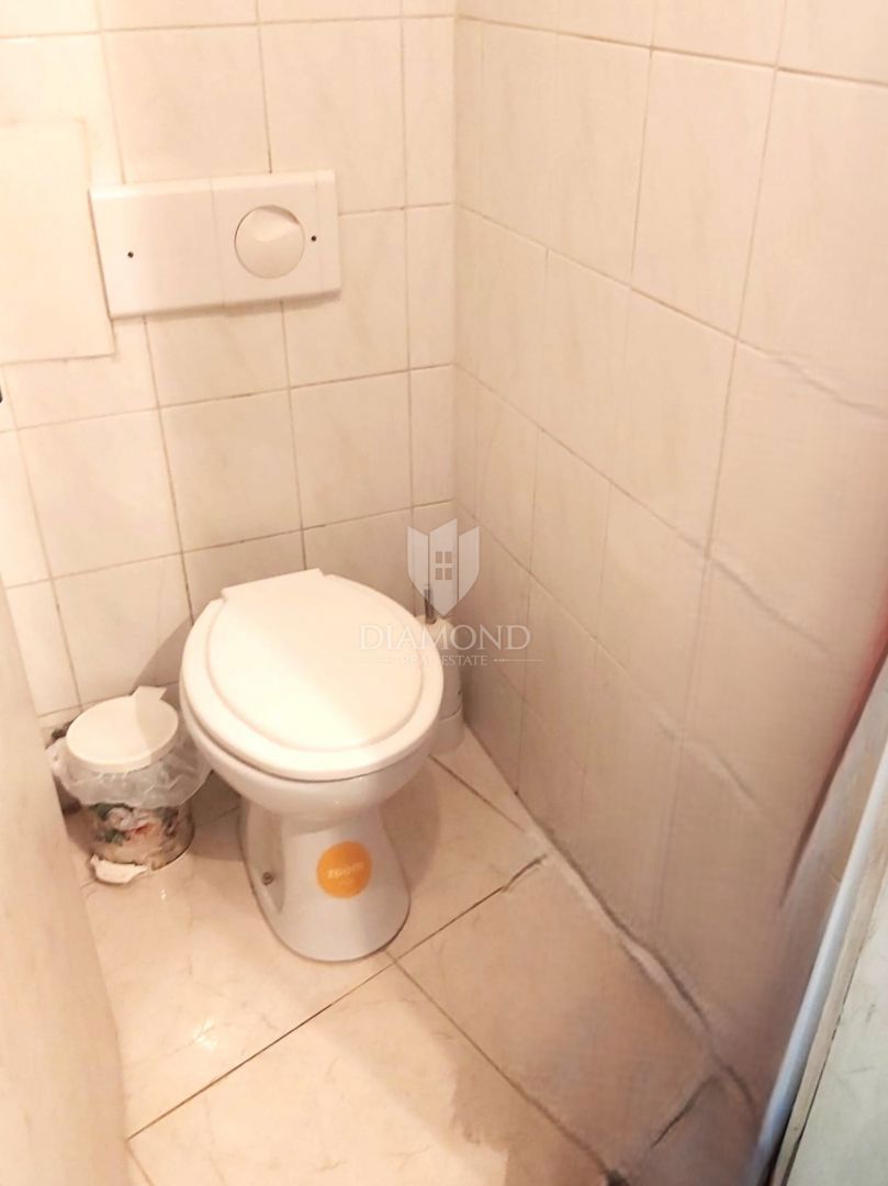 Poreč – Privlačen poslovni prostor na vrhunski lokaciji v središču mesta!