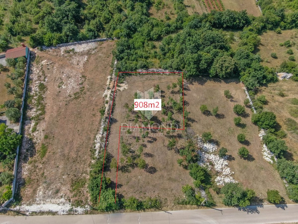 Svetvinčenat, okolica, idealno zemljišče za novo hišo 