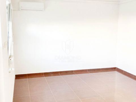  Poreč – Priložnost! Garsonjera, 400 m od Morja