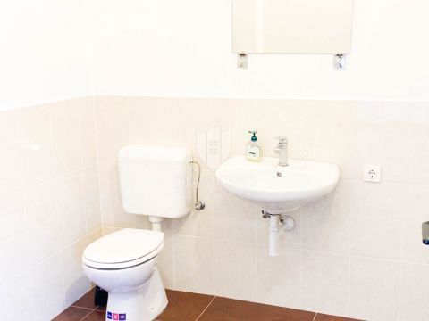  Poreč – Priložnost! Garsonjera, 400 m od Morja