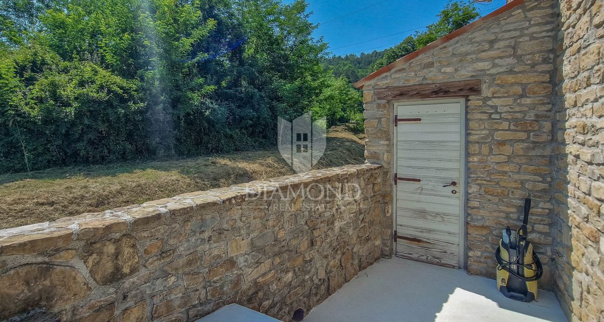 Oprtalj, Livade, edinstvena hiša s pogledom na Motovun