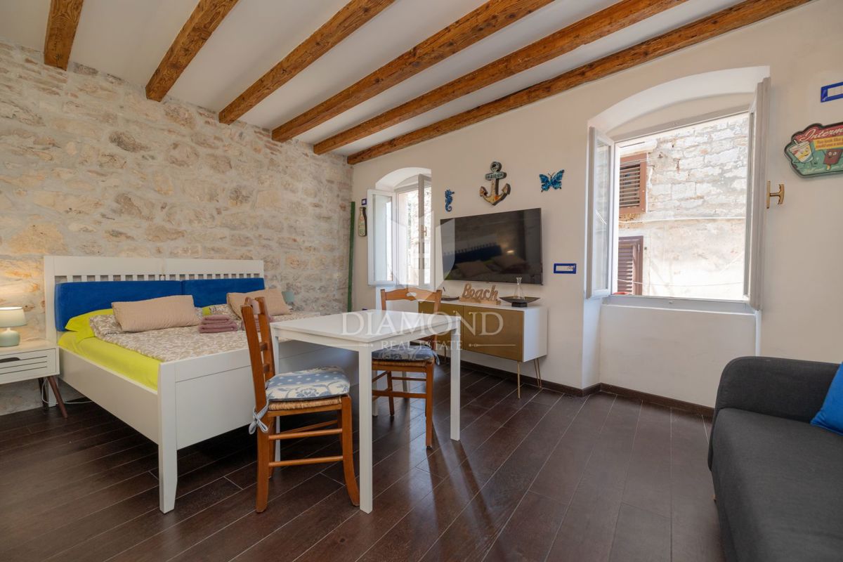 Garsonjera z Shrambo, Center, Razgled na Morje