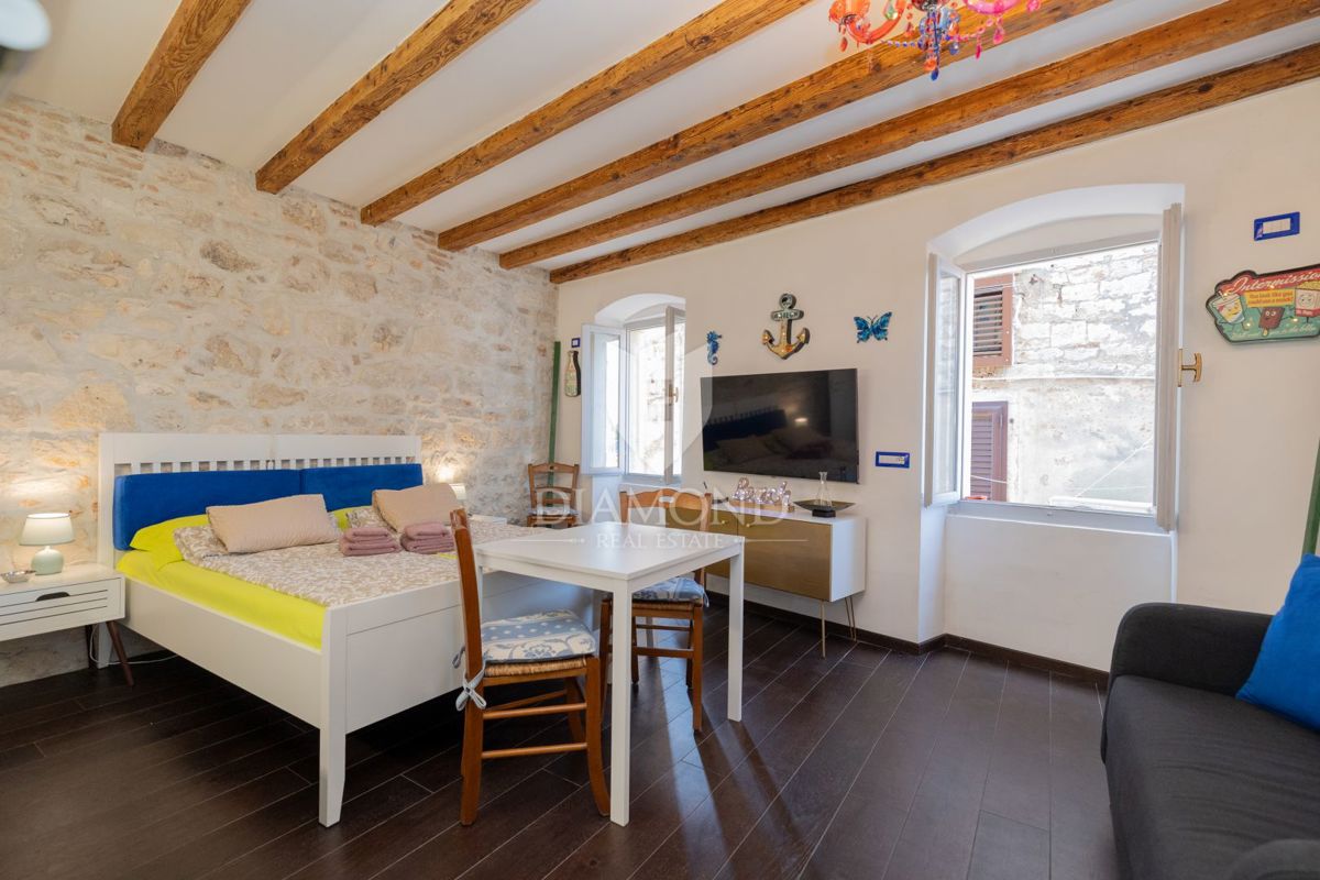 Garsonjera z Shrambo, Center, Razgled na Morje