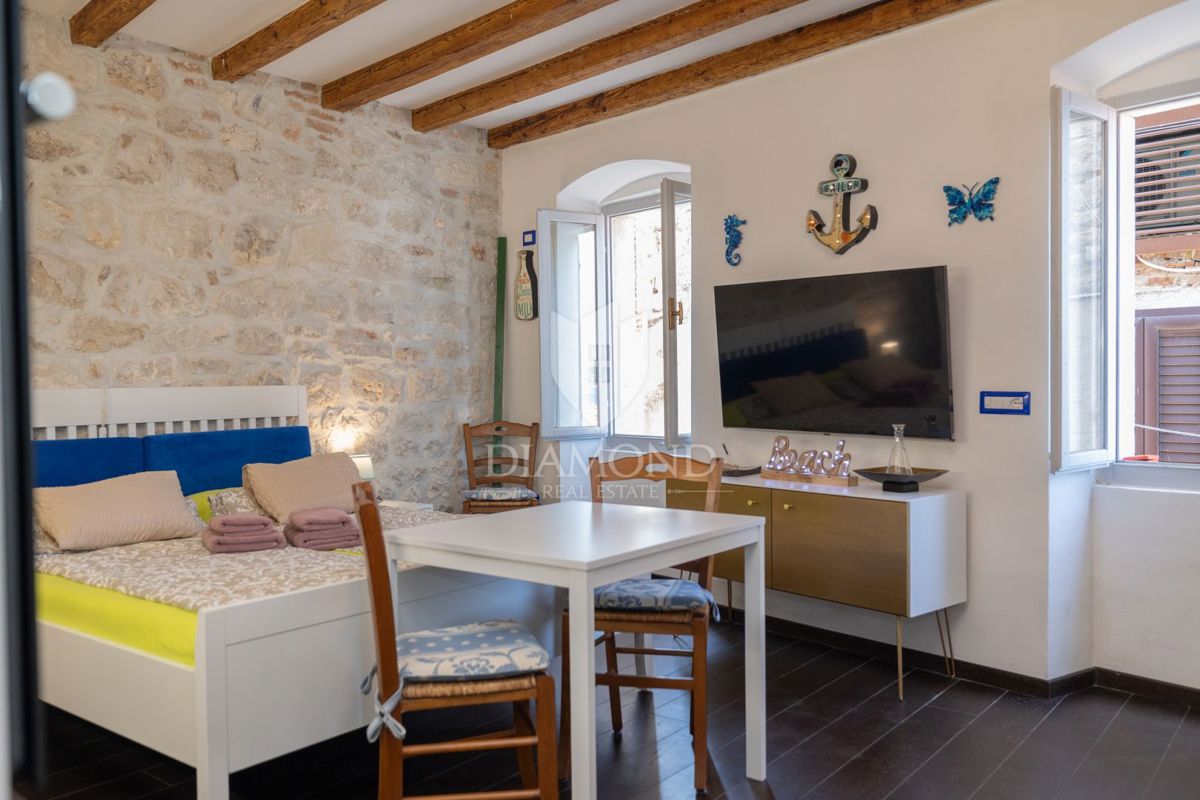 Garsonjera z Shrambo, Center, Razgled na Morje