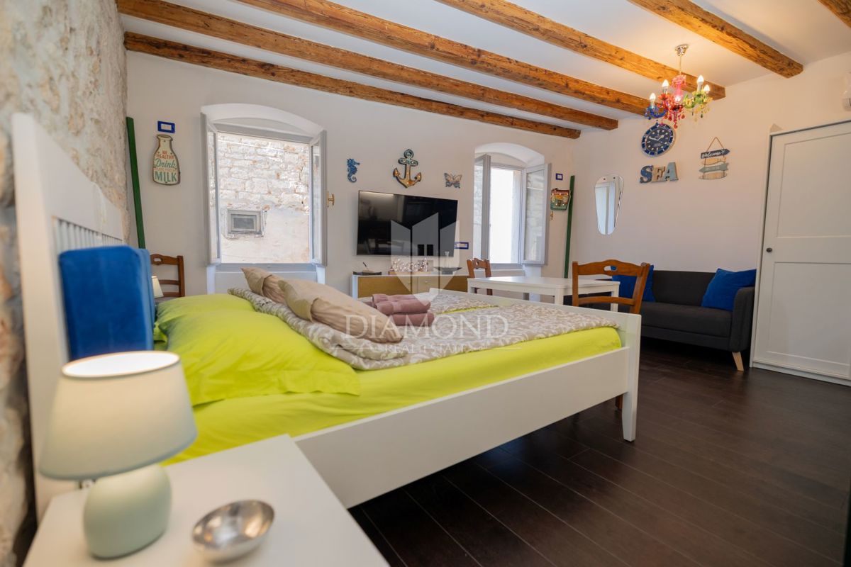 Garsonjera z Shrambo, Center, Razgled na Morje