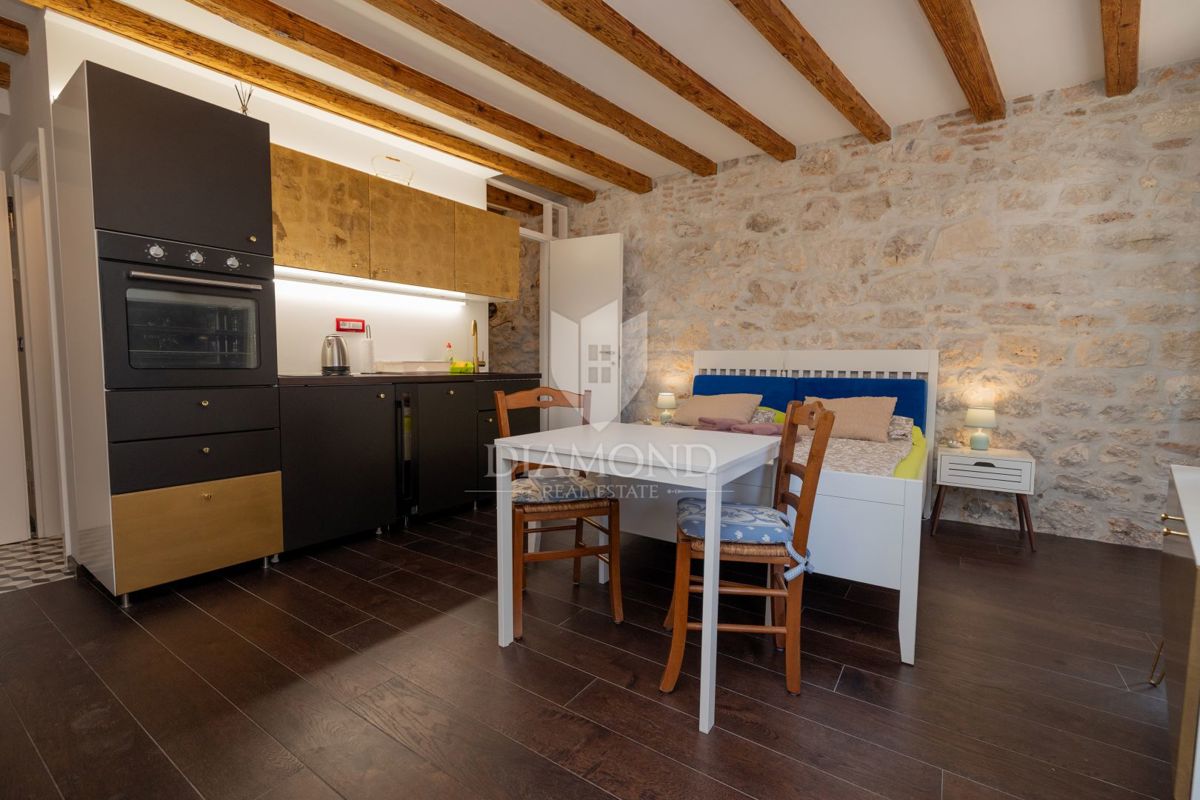 Garsonjera z Shrambo, Center, Razgled na Morje