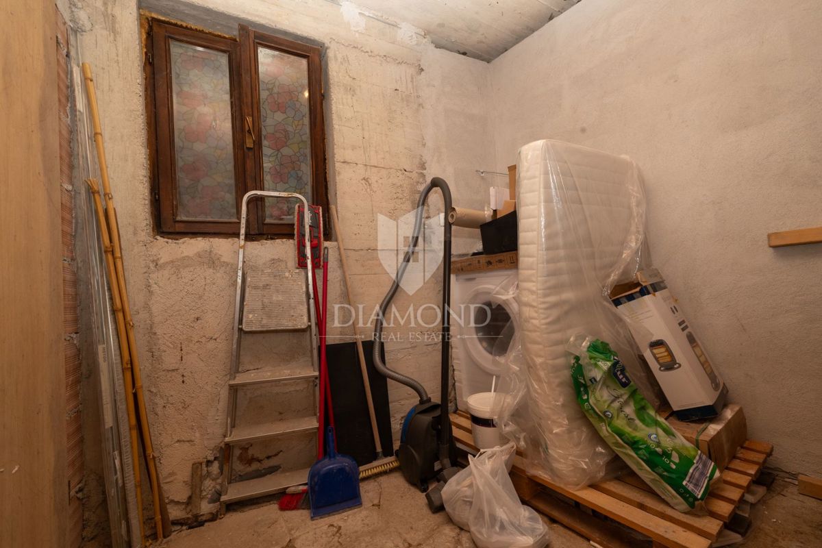 Garsonjera z Shrambo, Center, Razgled na Morje