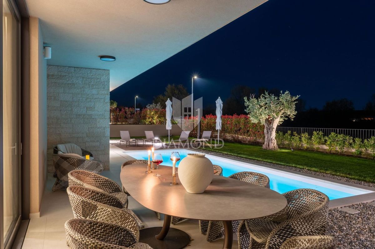 Poreč, Ekskluzivna vila za pametne domove z odprtim razgledom