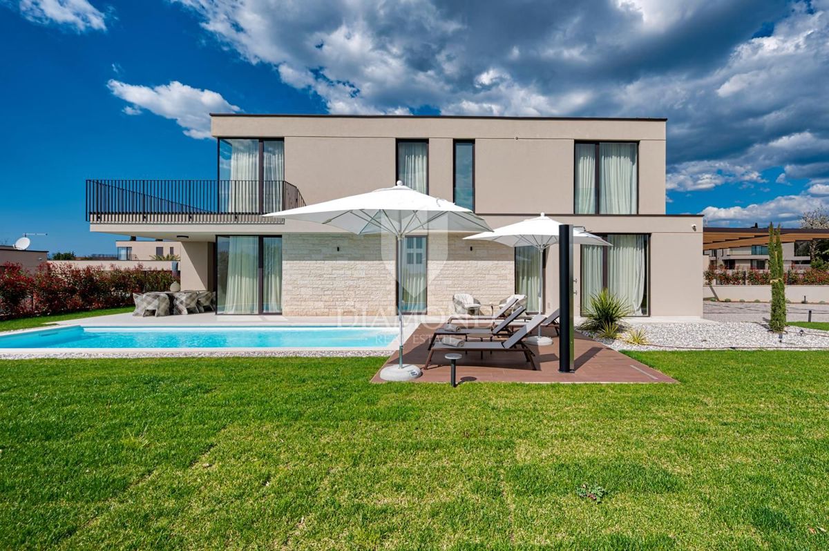 Poreč, Ekskluzivna vila za pametne domove z odprtim razgledom