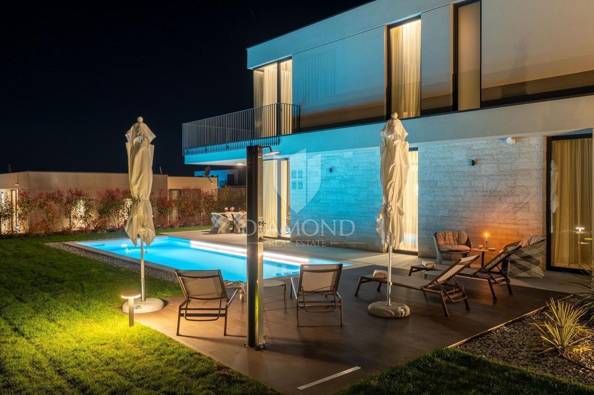 Poreč, Ekskluzivna vila za pametne domove z odprtim razgledom