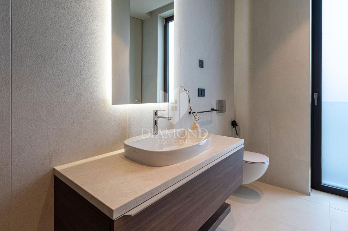 Poreč, Ekskluzivna vila za pametne domove z odprtim razgledom