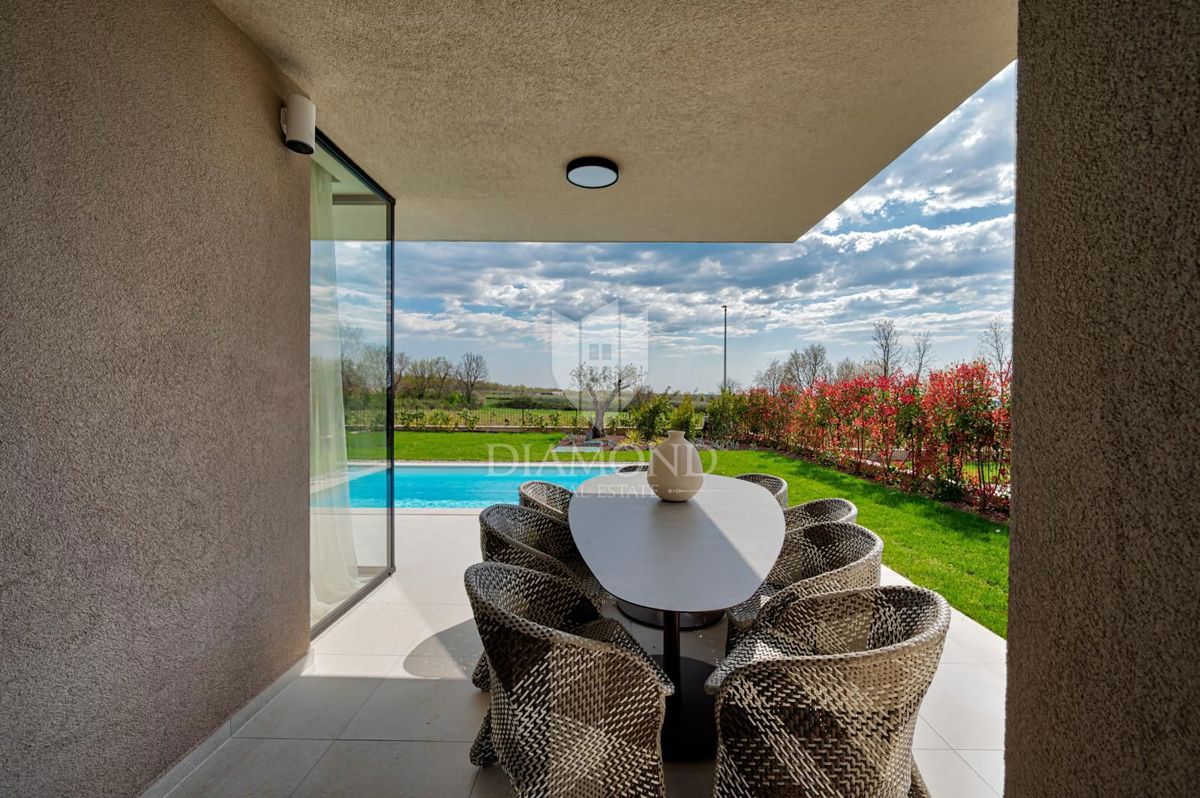 Poreč, Ekskluzivna vila za pametne domove z odprtim razgledom