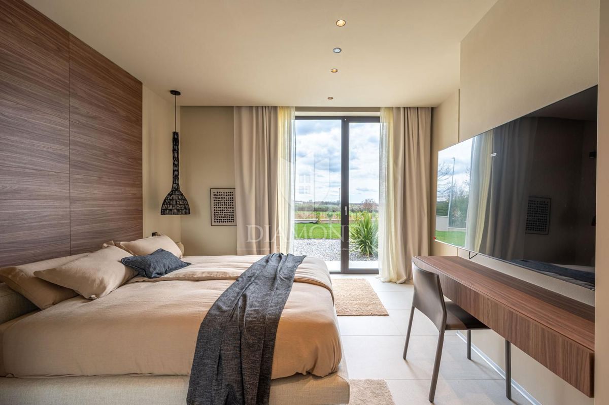 Poreč, Ekskluzivna vila za pametne domove z odprtim razgledom