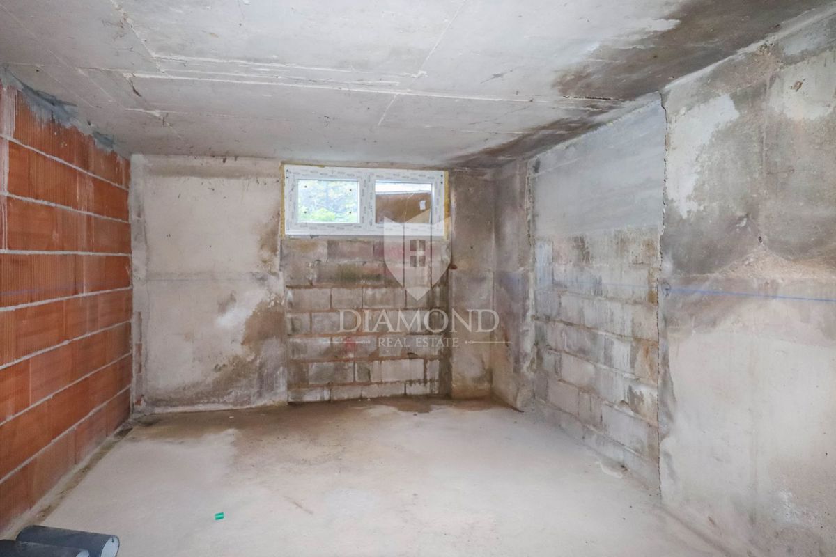 Rovinj, gradnja hiše (3 stanovanja) v centru se je začela 