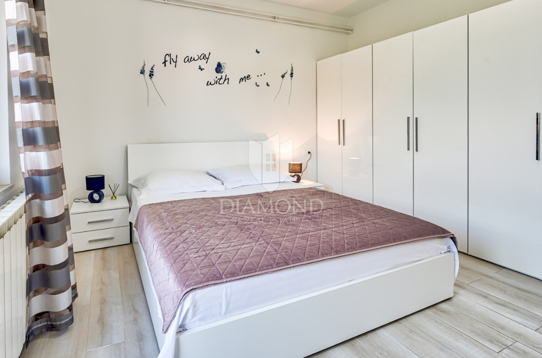 Prostorna hiša z bazenom v Ližnjanu