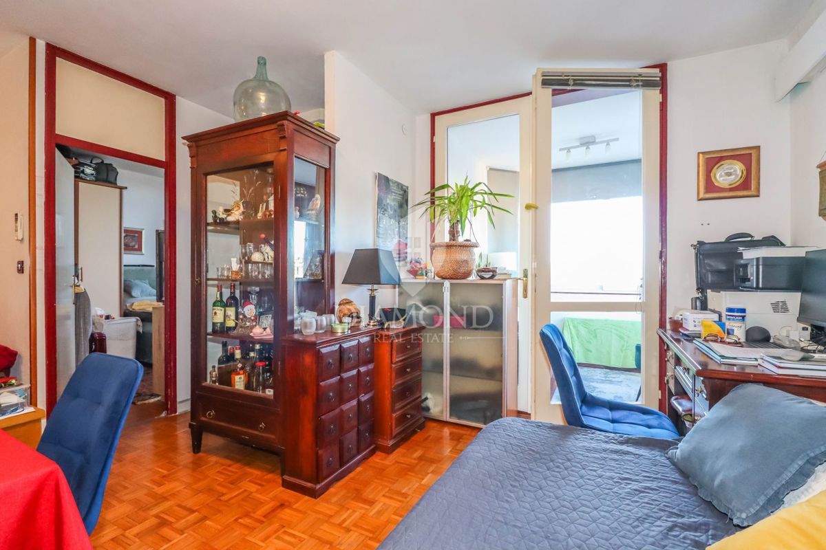 Rovinj, stanovanje na odlični lokaciji s pogledom na morje