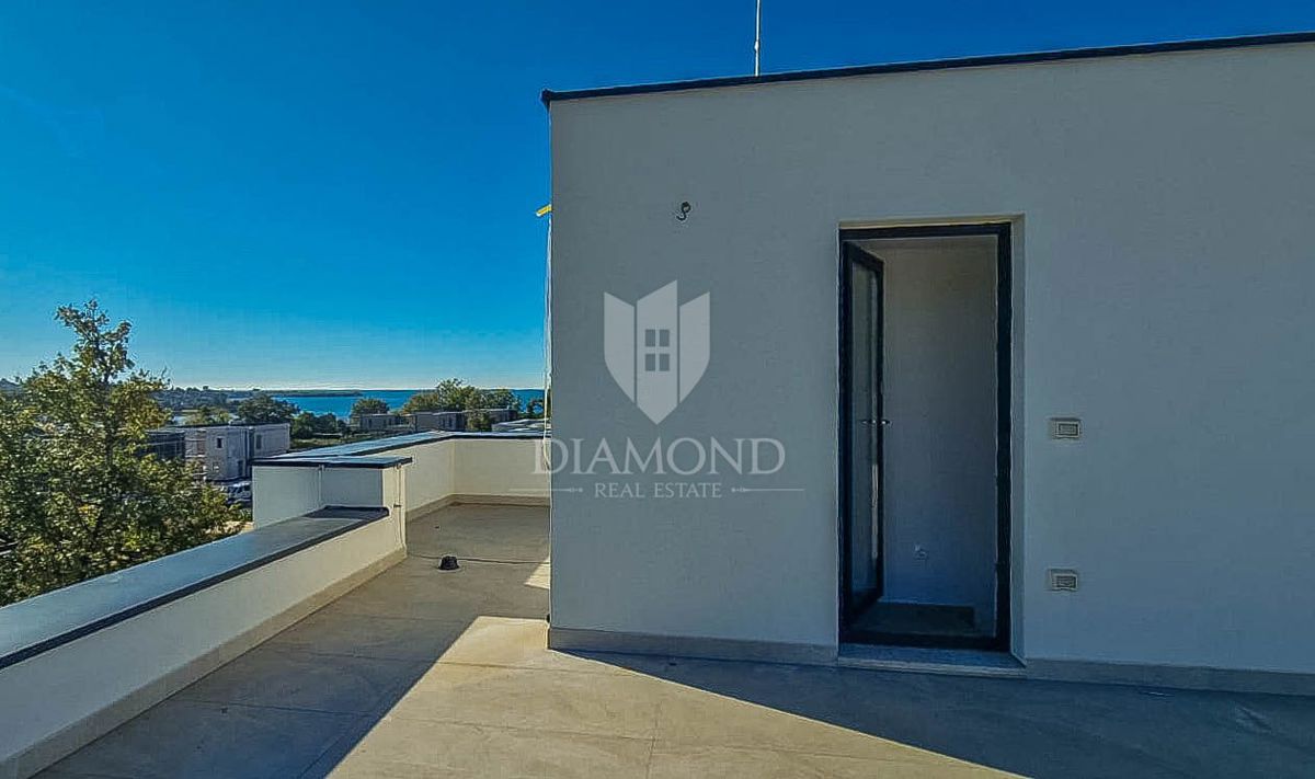 Novigrad, okolica, nova hiša 400 metrov od morja!