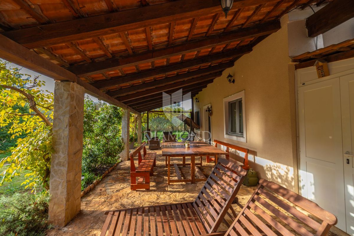 DIAMANT v Rovinju, pritlična hiša z ogromnim zemljiščem blizu morja