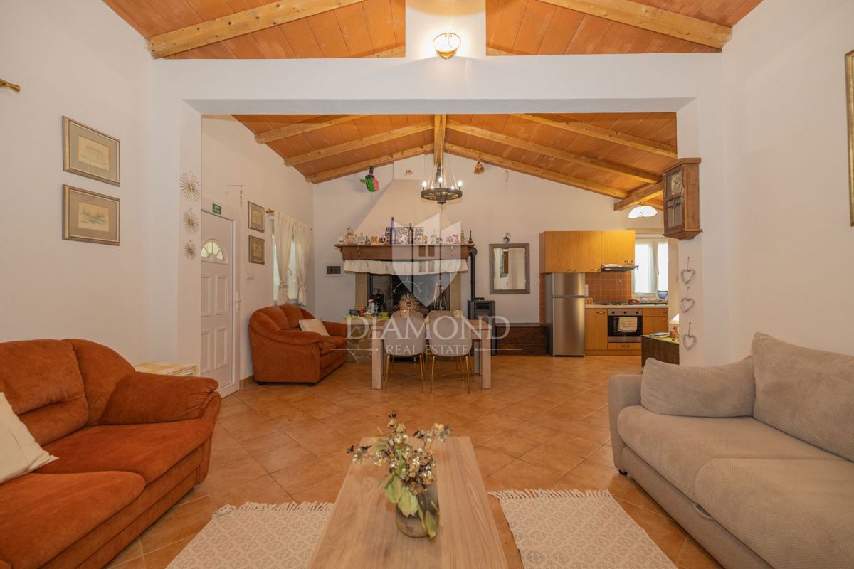 DIAMANT v Rovinju, pritlična hiša z ogromnim zemljiščem blizu morja