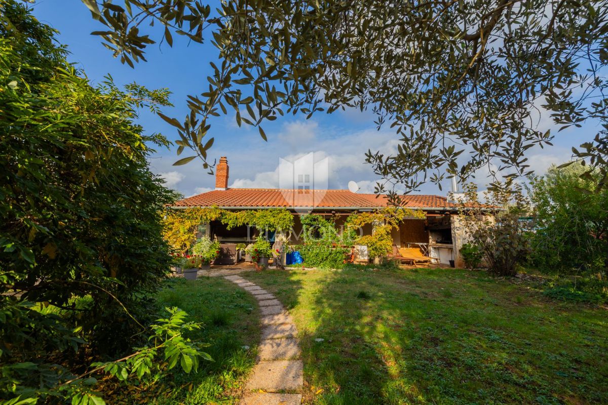 DIAMANT v Rovinju, pritlična hiša z ogromnim zemljiščem blizu morja