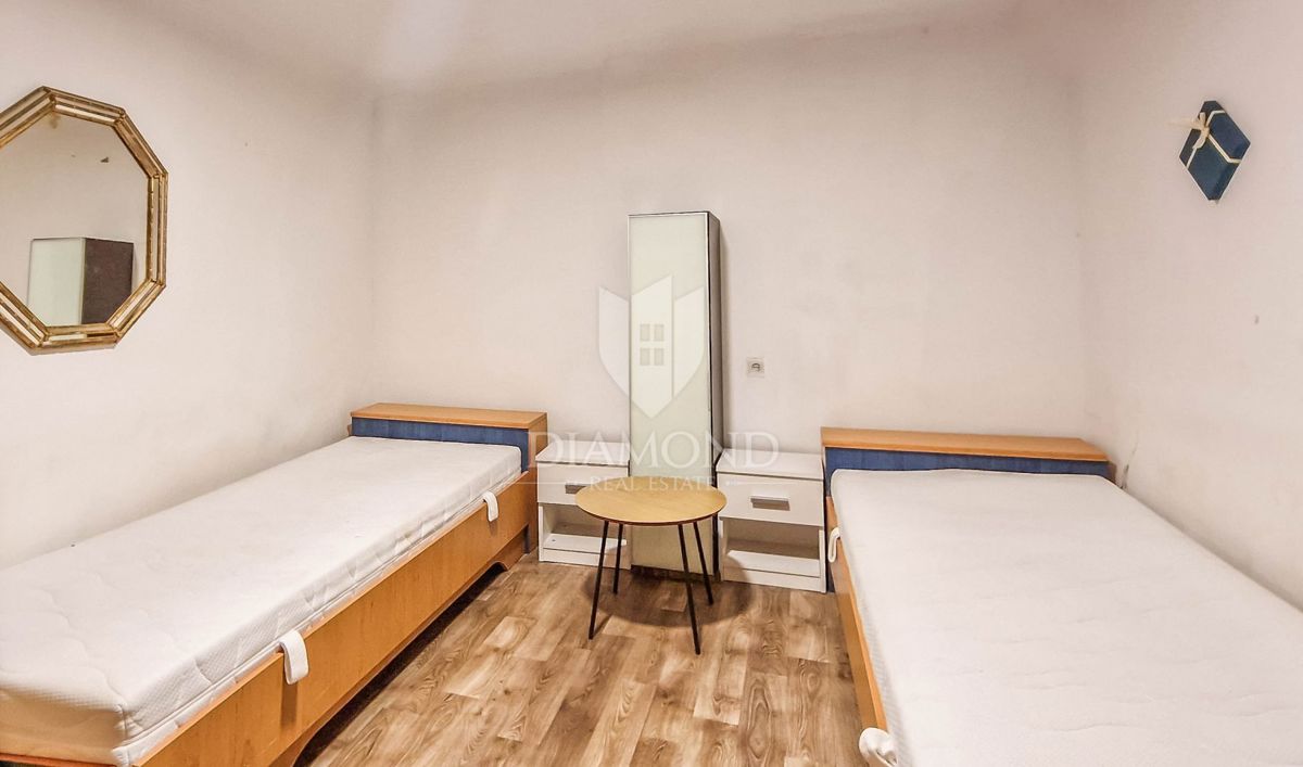 Novigrad, hiša v starem mestnem jedru 252 m2