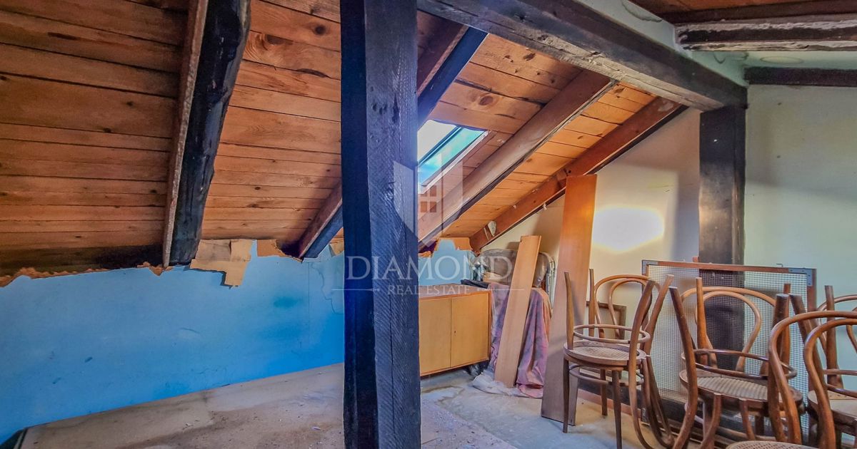 Novigrad, hiša v starem mestnem jedru 252 m2