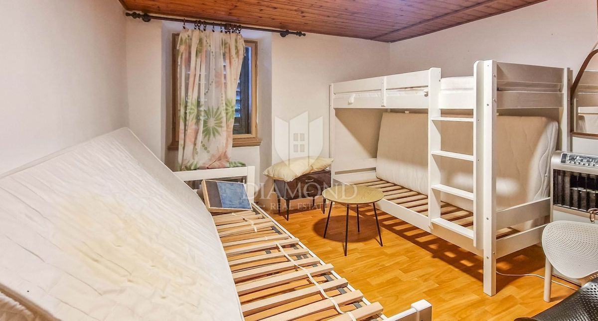 Novigrad, hiša v starem mestnem jedru 252 m2