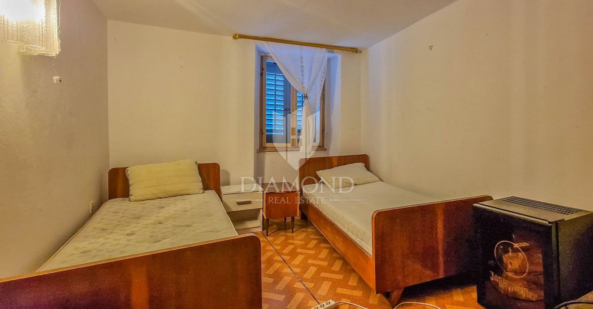 Novigrad, hiša v starem mestnem jedru 252 m2