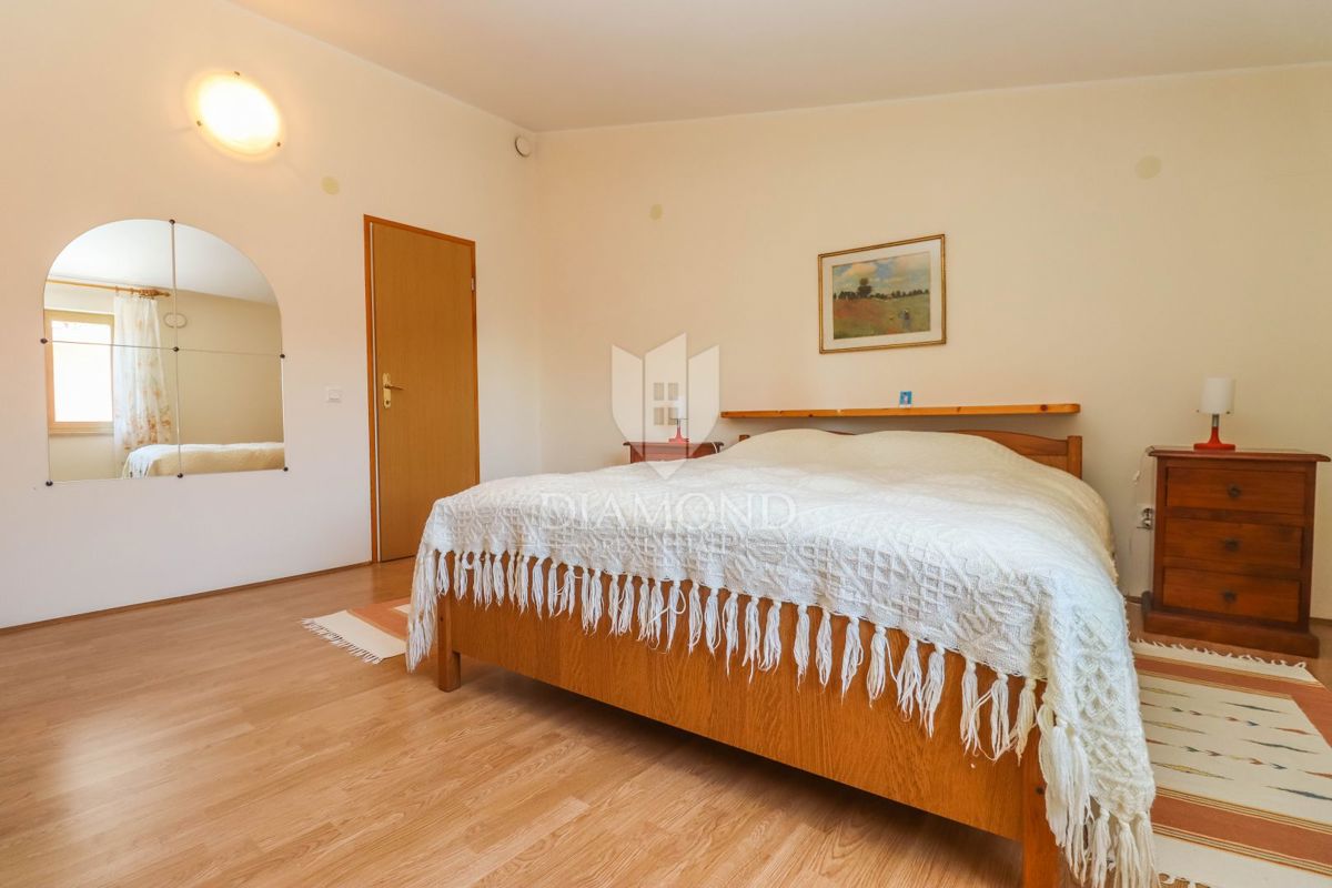 Priložnost! Hiša s tremi spalnicami v Šišanu!